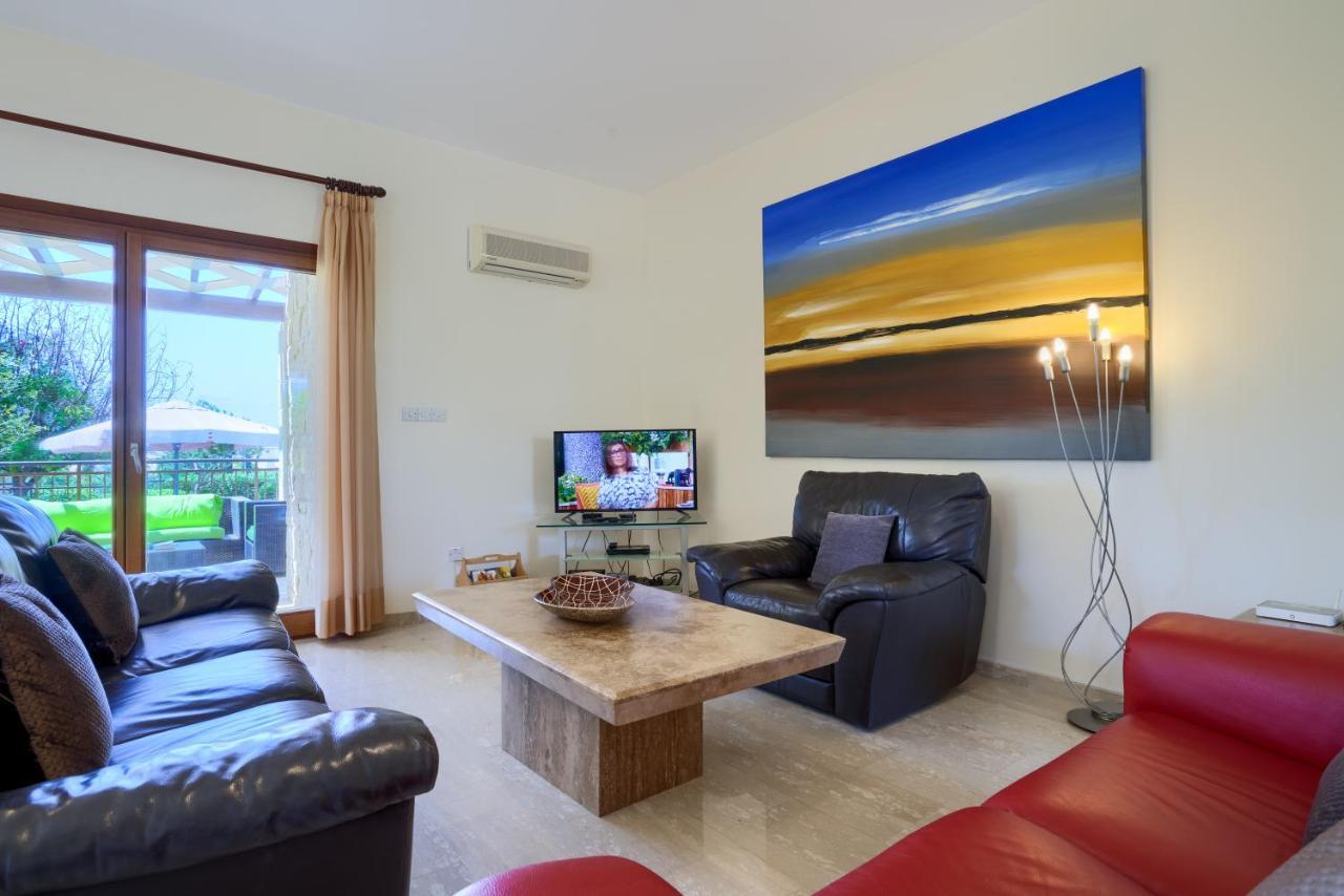 3 Bedroom Villa Madelini With Private Pool, Aphrodite Hills Resort Kouklia Exterior foto